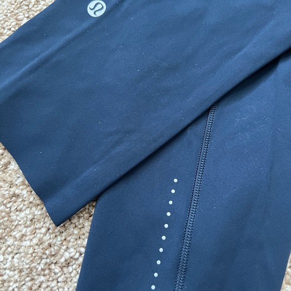 Lululemon Fast and Free HR crop 19” navy size 4 - Picture 3 of 3